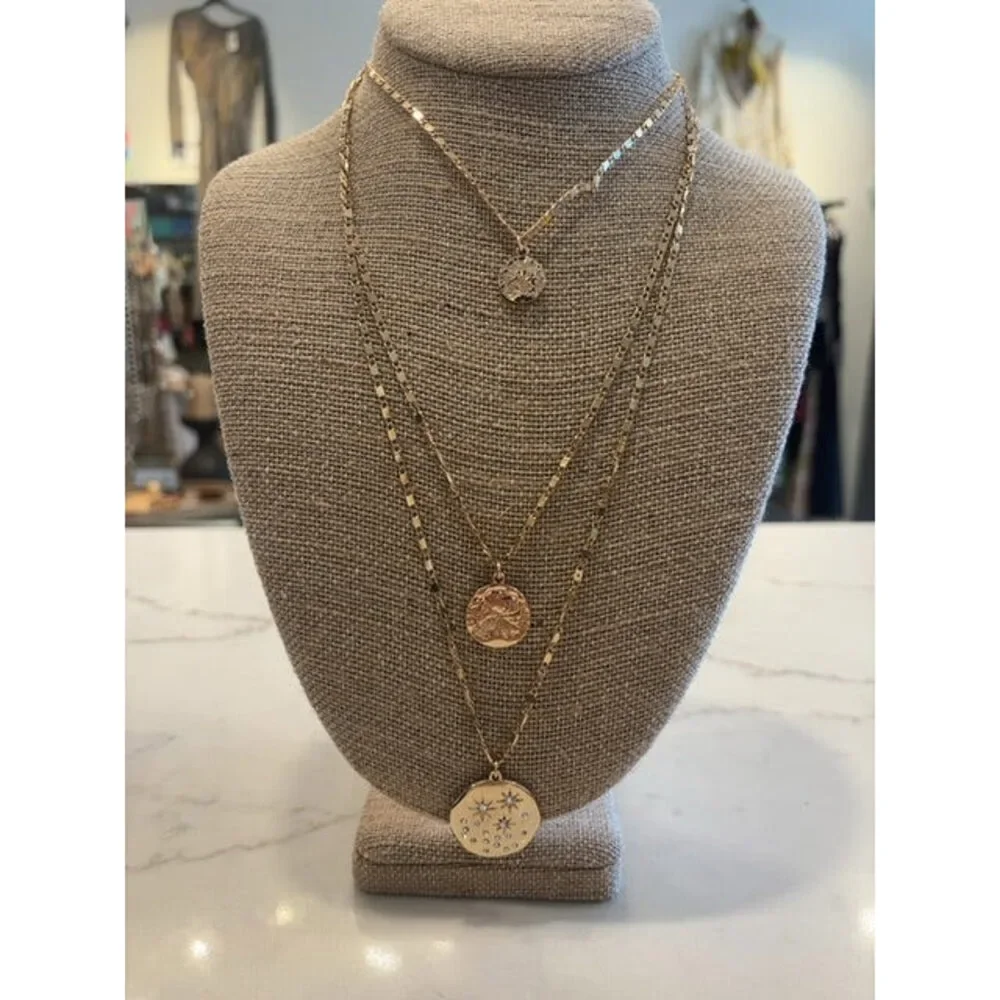 Necklace – Gold – Excellent Condition